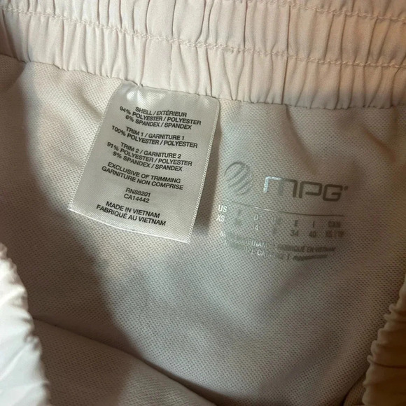 mpg shorts womens xs - Picture 3 of 5
